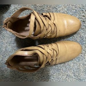 Cream Maurices booties